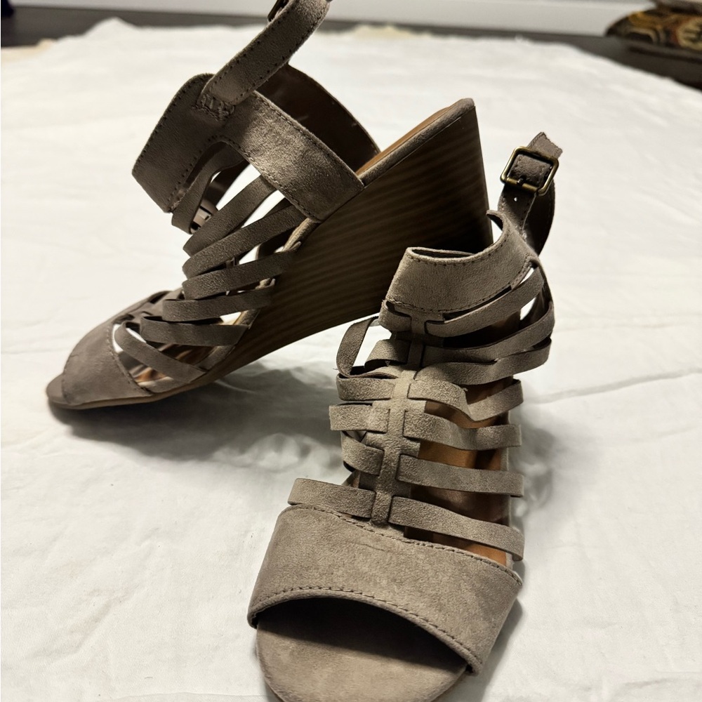 Taupe Suede Strappy Wedge Shoes with Buckle Closures